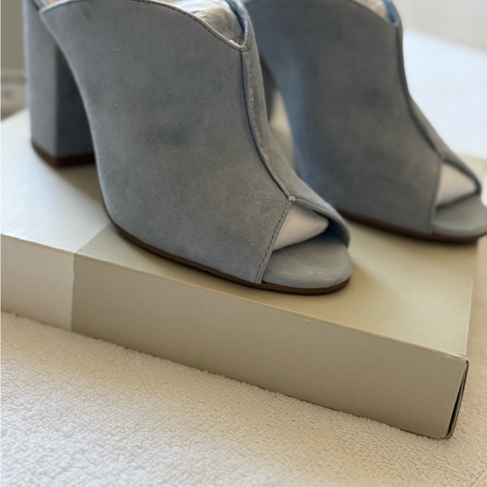 bp Blue Mules Modern Slip-On Design